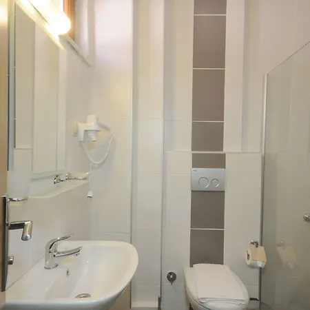 Kent Studyo Bed and breakfast 3*